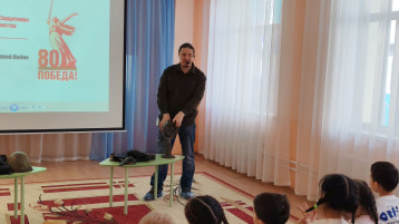 Встреча с сотрудниками музея г. Улан-Удэ Встреча с сотрудниками музея г. Улан-Удэ.